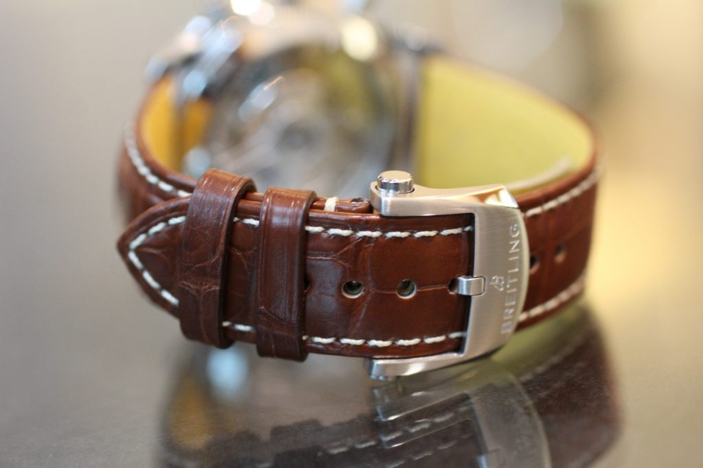 ブライトリング】シルバーダイヤルにアリゲーターストラップが上品な