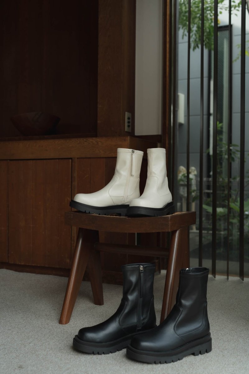 side zip ankle boots/white | KNUTH MARF