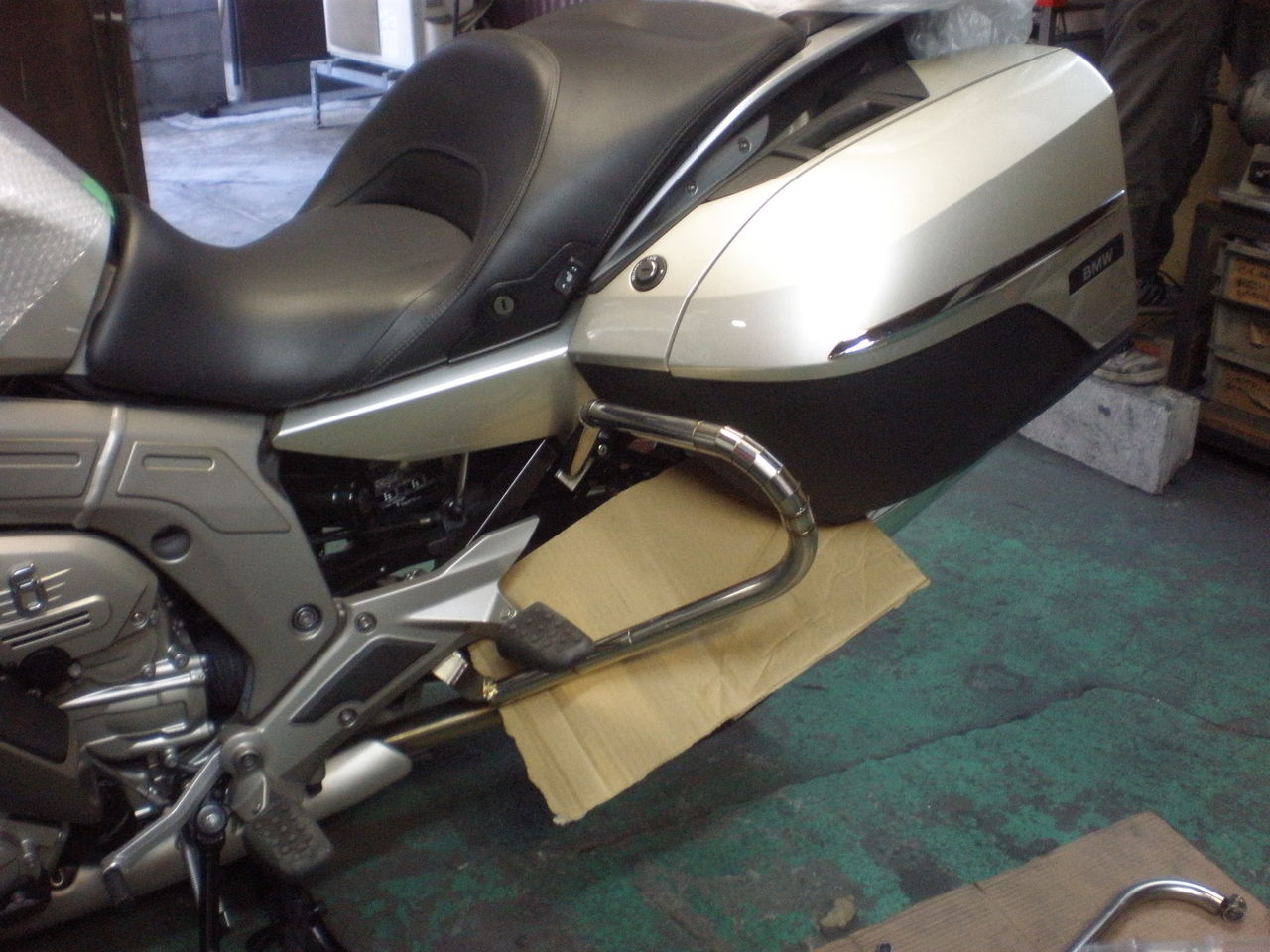 新発売！！BMW K1600GTL用 パニアガード！！ | バイクマフラー販売