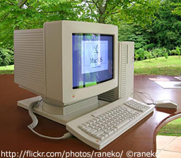 Quadra 700 - Low End MacLow End Mac