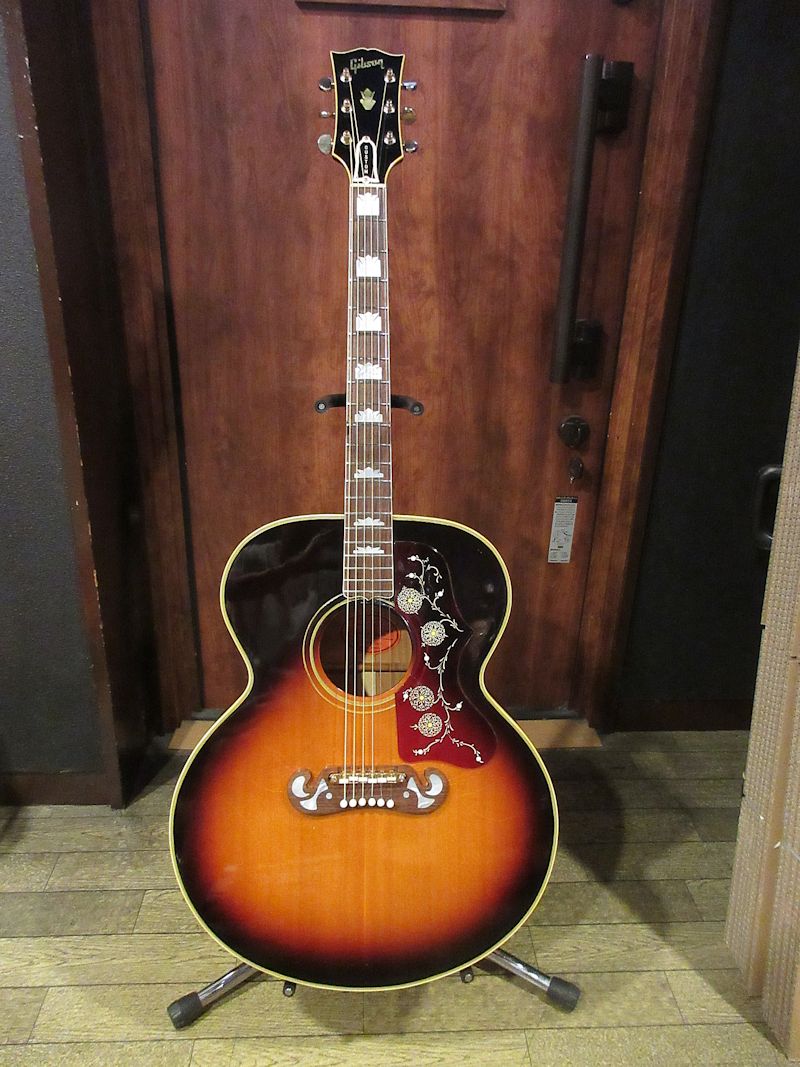 1968 Gibson J-200 Sunburst - ヴィンテージギター買取り・販売の