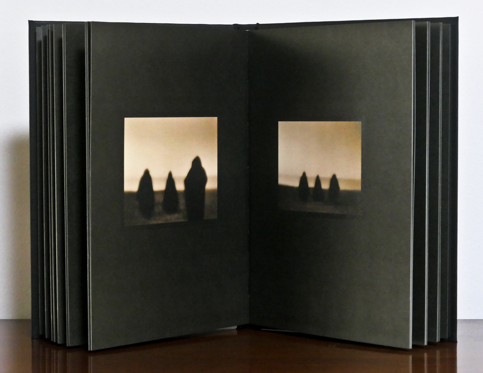 gallery bauhaus 横谷宣写真展｢黙想録｣