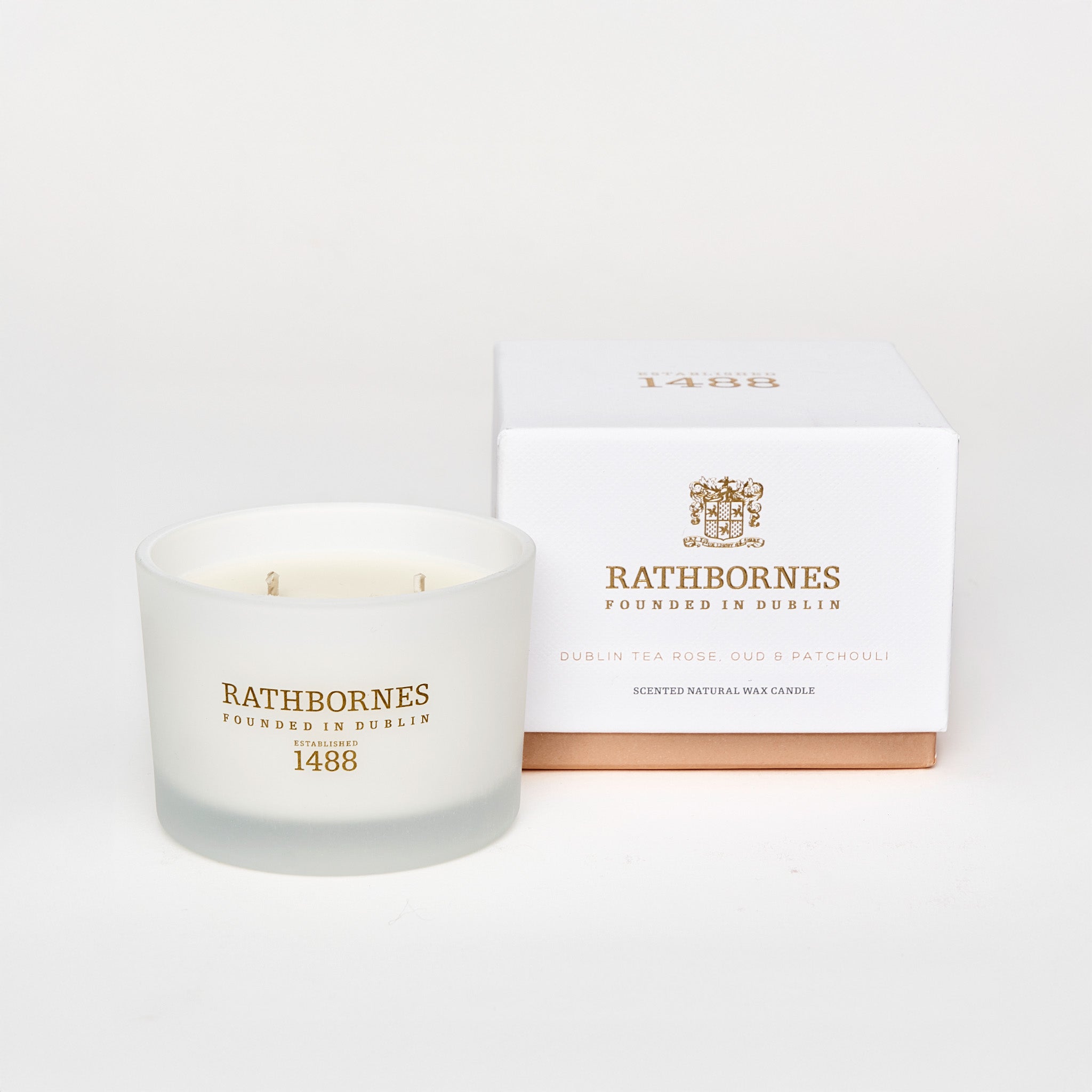 ダブリンティーローズ、ウード＆パチョリ／クラシックキャンドル – Gluxury