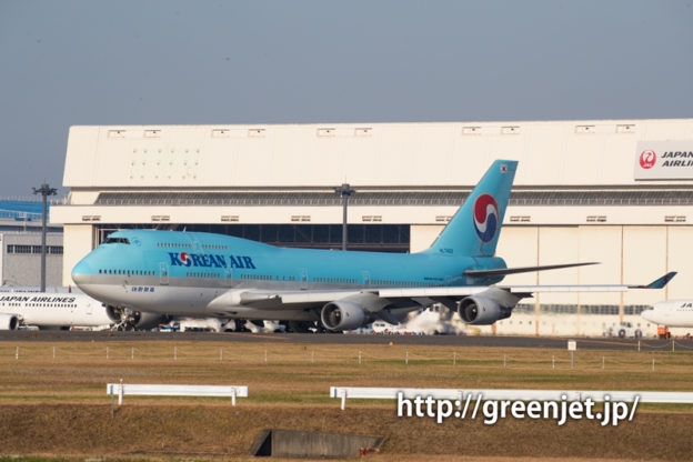 大韓航空のジャンボジェット＠畑ポイントで迫力のショット！ | MGT