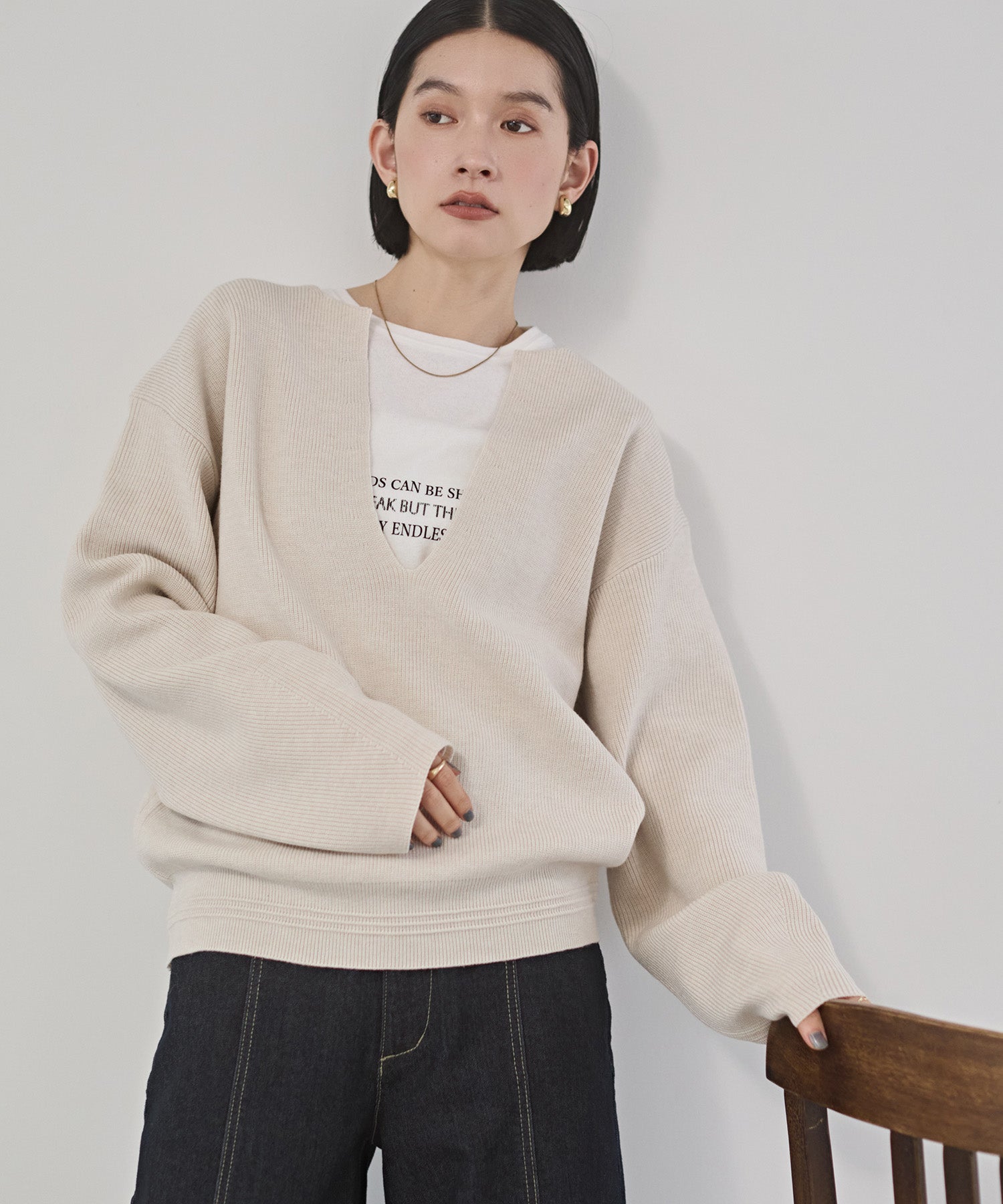 静電気防止】やわもちヤーン 深Vデザインニット