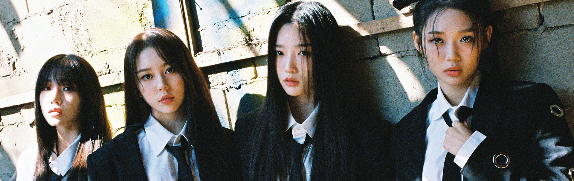 tripleS – hello82.shop