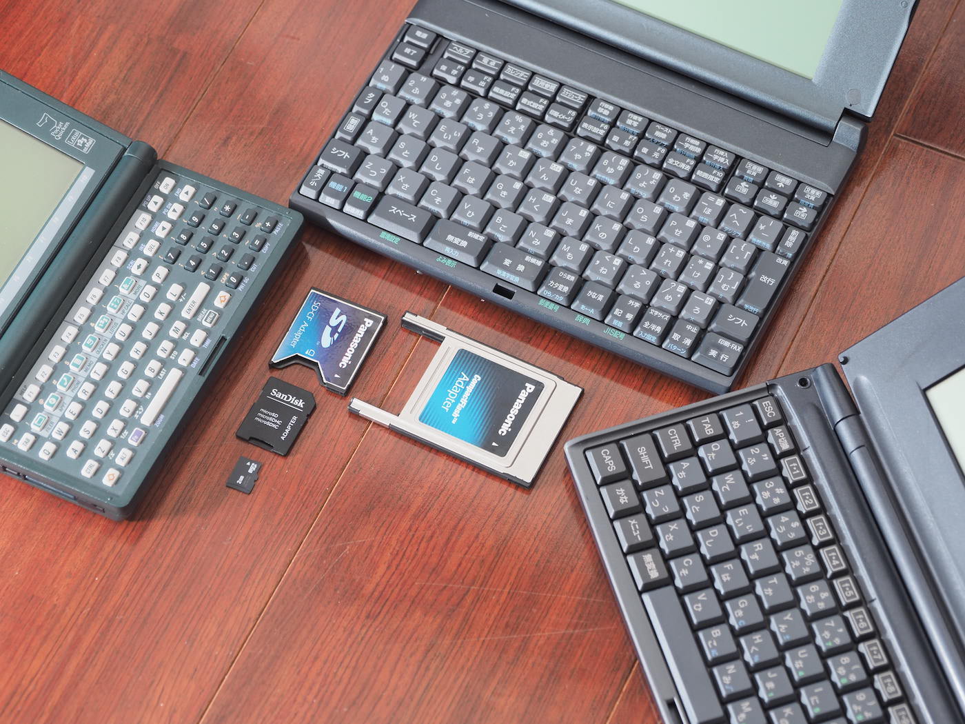 1997年発売のモバイルワープロ・ARDATA（アルデータ） CA-2000Tを誤っ