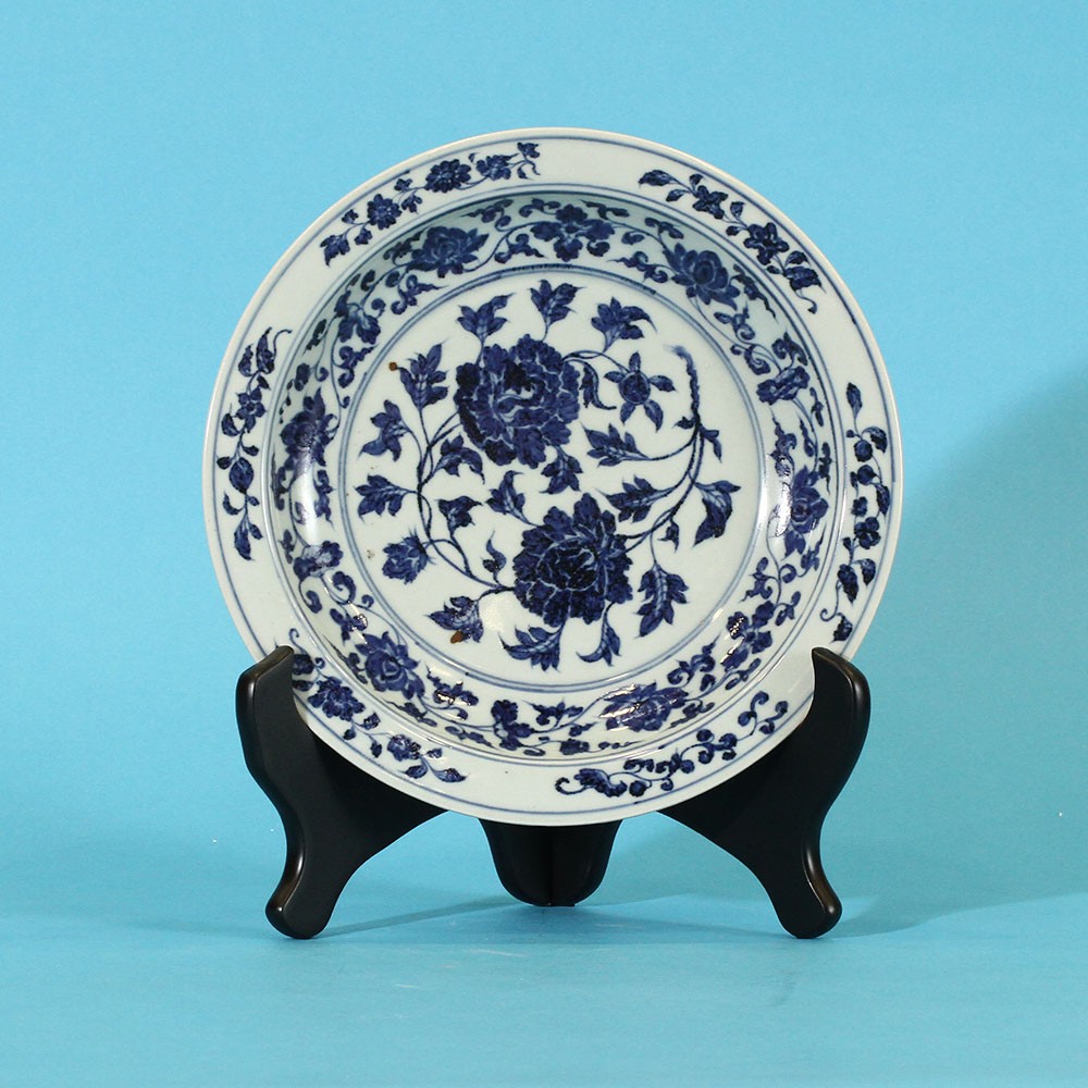 青花纏枝牡丹紋盤