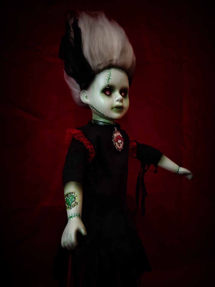 Lilith Horror Doll – Horror Party Dolls