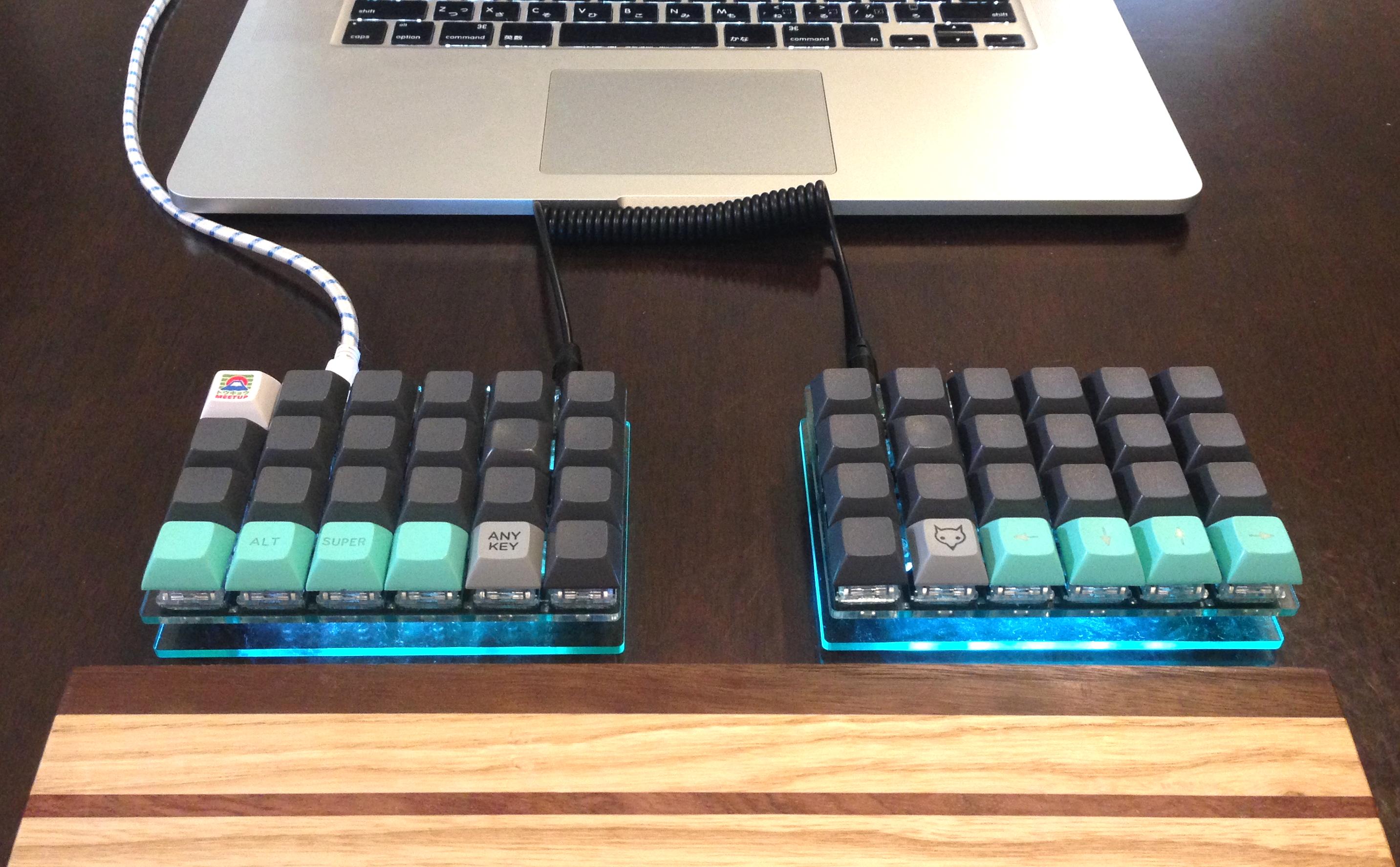 格子配列で左右分離型の超コンパクトなキーボード 