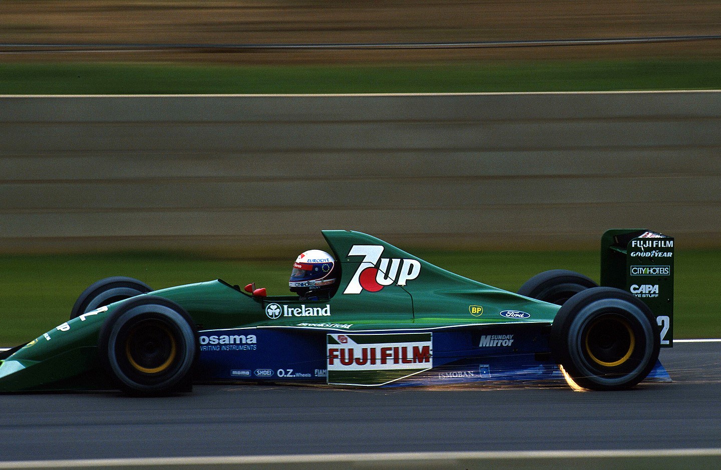 一番好きなカラーリング - ジョーダン191 7UP！ : r/formula1