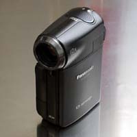 PCUPdate：“ビデオカメラの香り”がする、SDマルチカメラ「D-snap SV