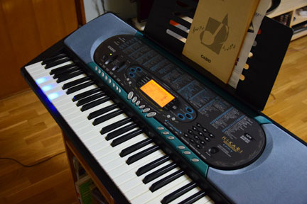 カシオ光ナビゲーションキーボード LK-70BLを引っ張り出す | イケてる