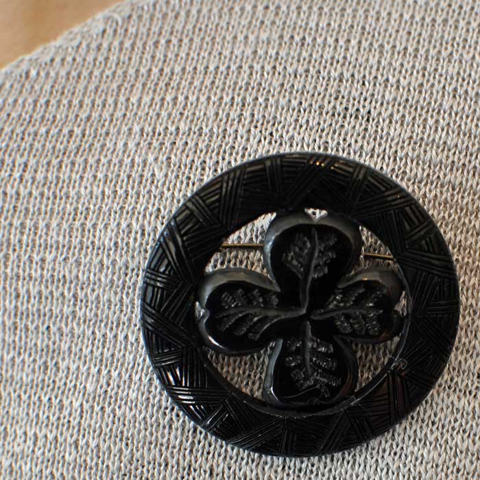 ミナペルホネン lucky clover ブローチ | Lin total fashion place blog