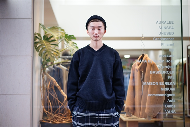 AURALEE(オーラリー)の名作、 FELT WOOL YARN KNIT V NECK P/Oのご紹介