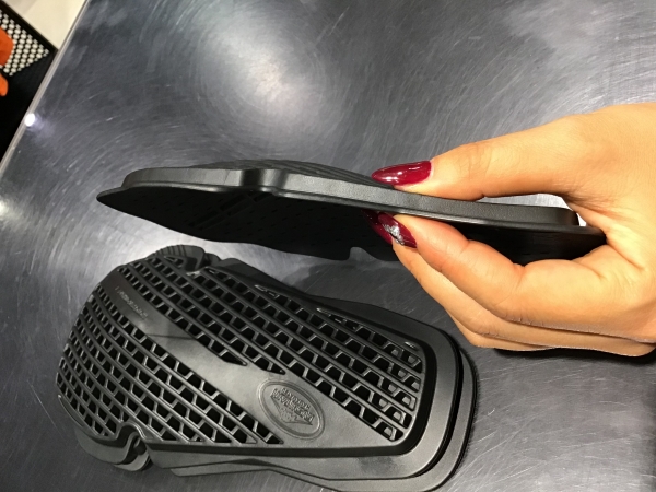 K-4604 Thin CEプロテクター入荷しました：KUSHITANI横浜店