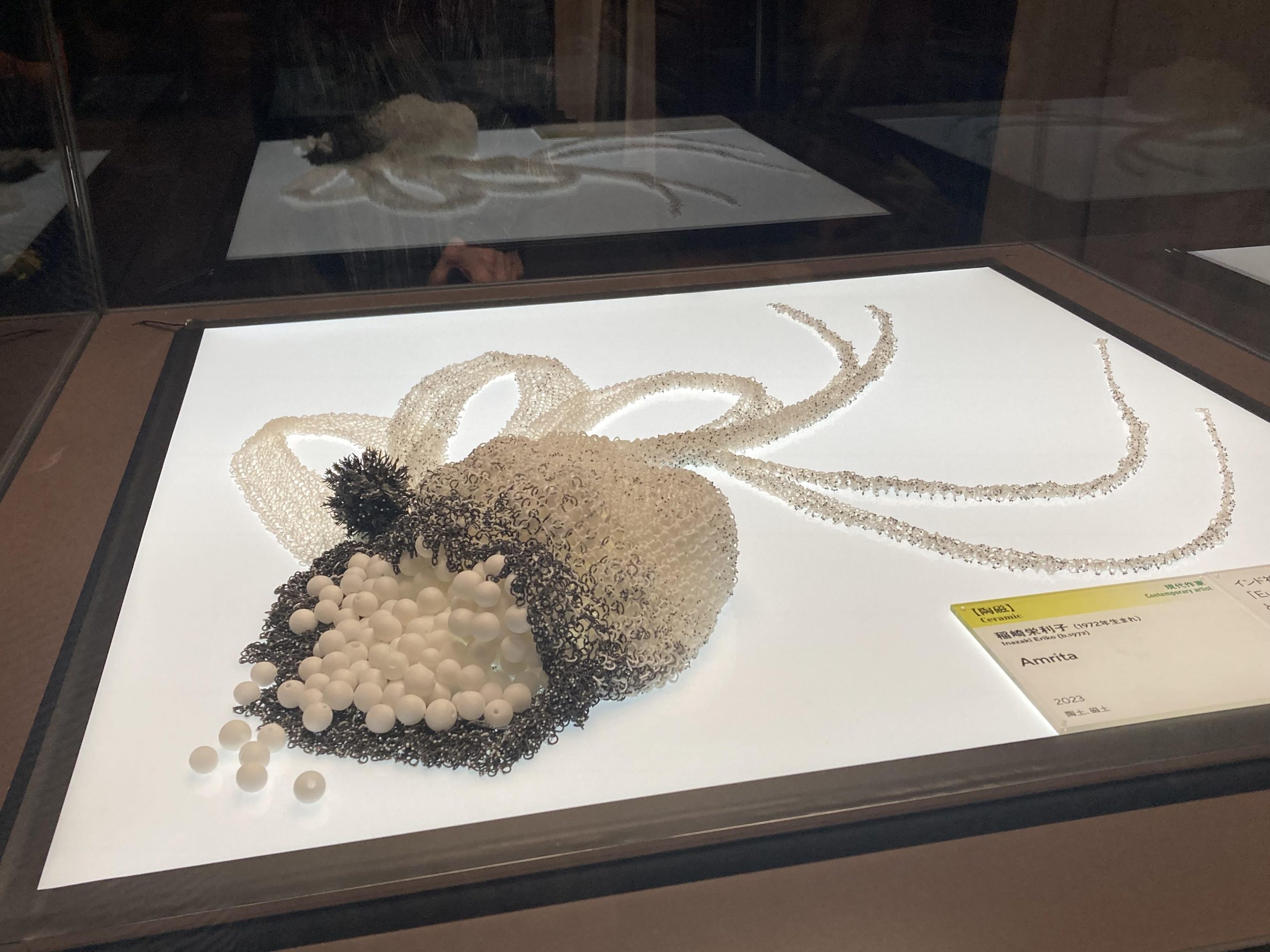 この水滴…木で彫られているっ！？ 快感さえ感じる、現代美術の「超絶