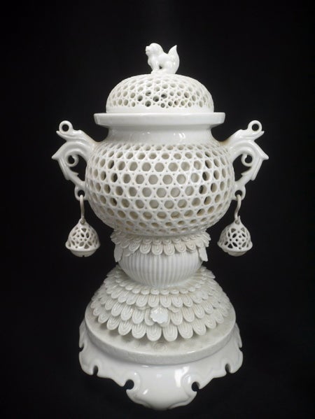 平戸焼 十五代中里茂右衛門 篭目透彫香炉 | 別府の骨董屋 ギャラリー