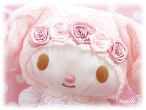 マイメロディ×リズリサコラボ ぬいぐるみリュック＆チャーム。*+