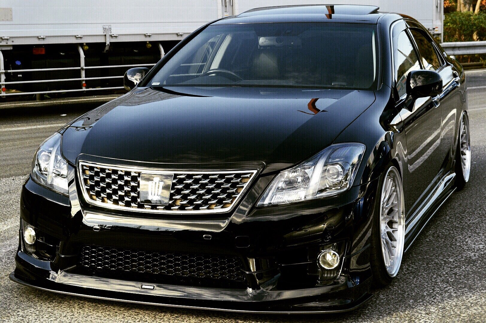 200クラウン ワンオフアンダーフラップ フロントバンパー