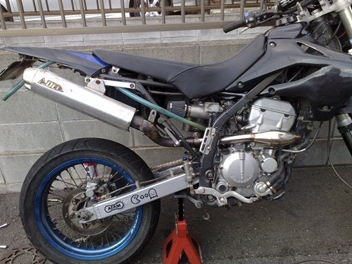 DトラッカーにFMFメガボム、つけてみた。 | 駄目人間達のバイク