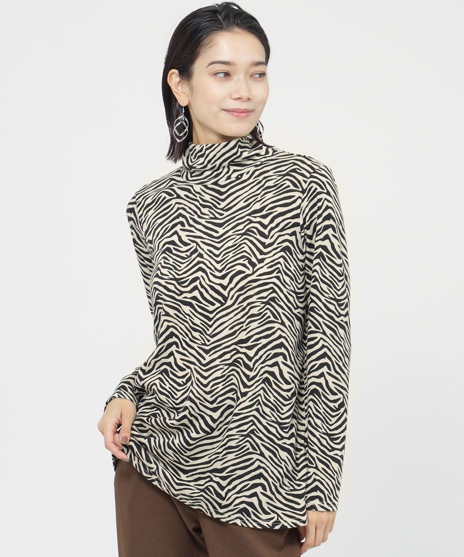 ウォッシャブル】ゼブラプリントタートルネックカットソー(トップス