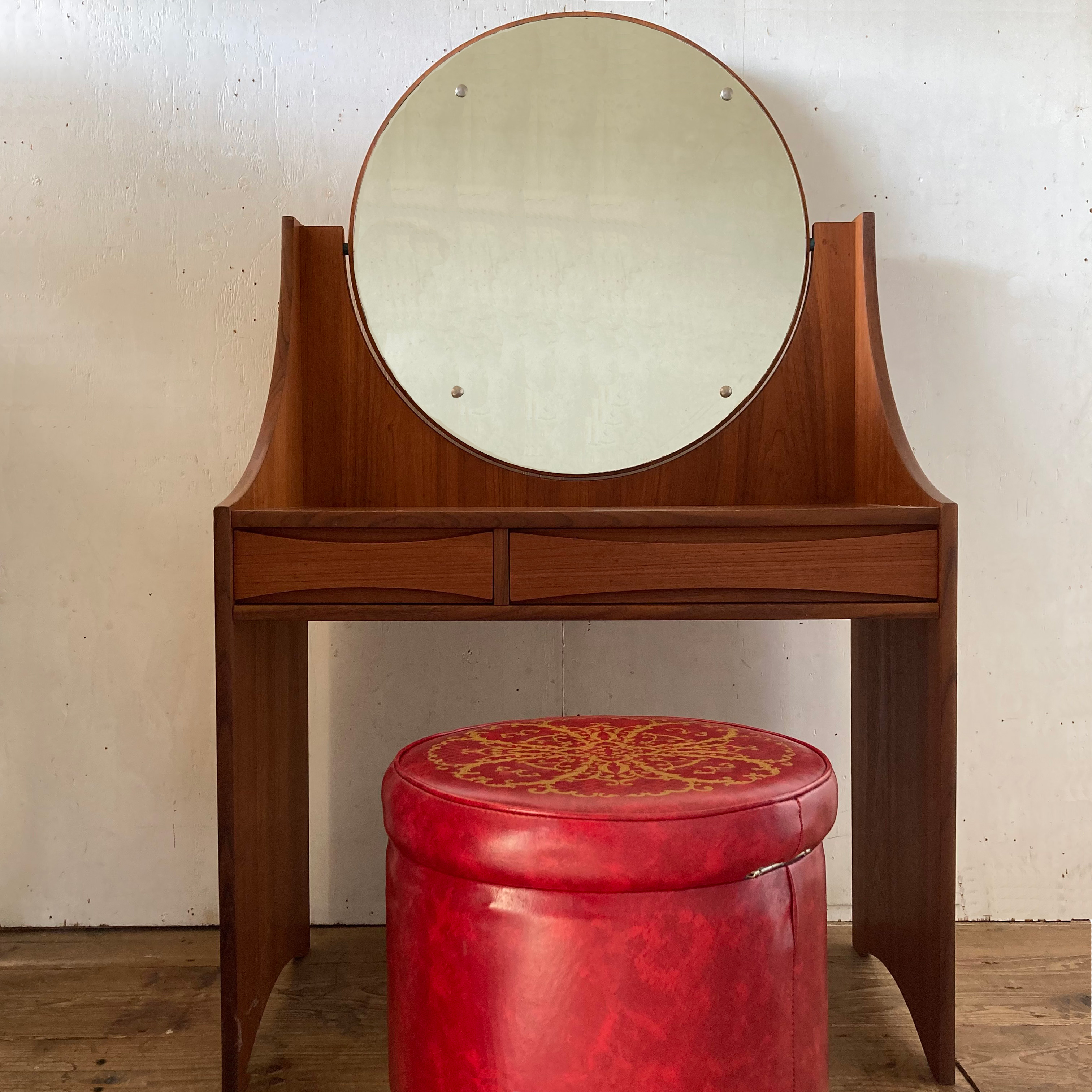 北欧60年代 ヴィンテージ家具 チーク材 ドレッサーミッドセンチュリー