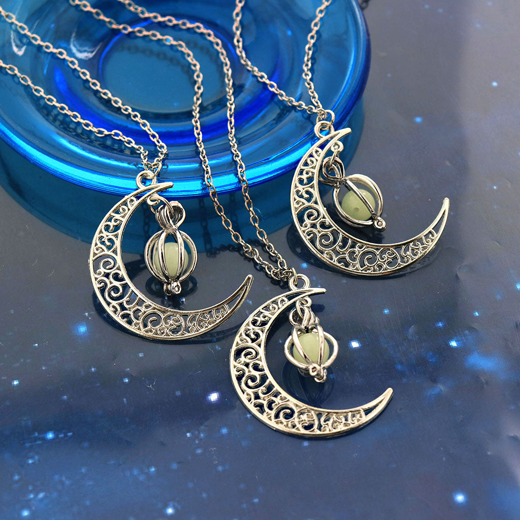 夜光ビーズがゆれる透かしデザイン月ネックレス／1個売り – SUNHOSEKI