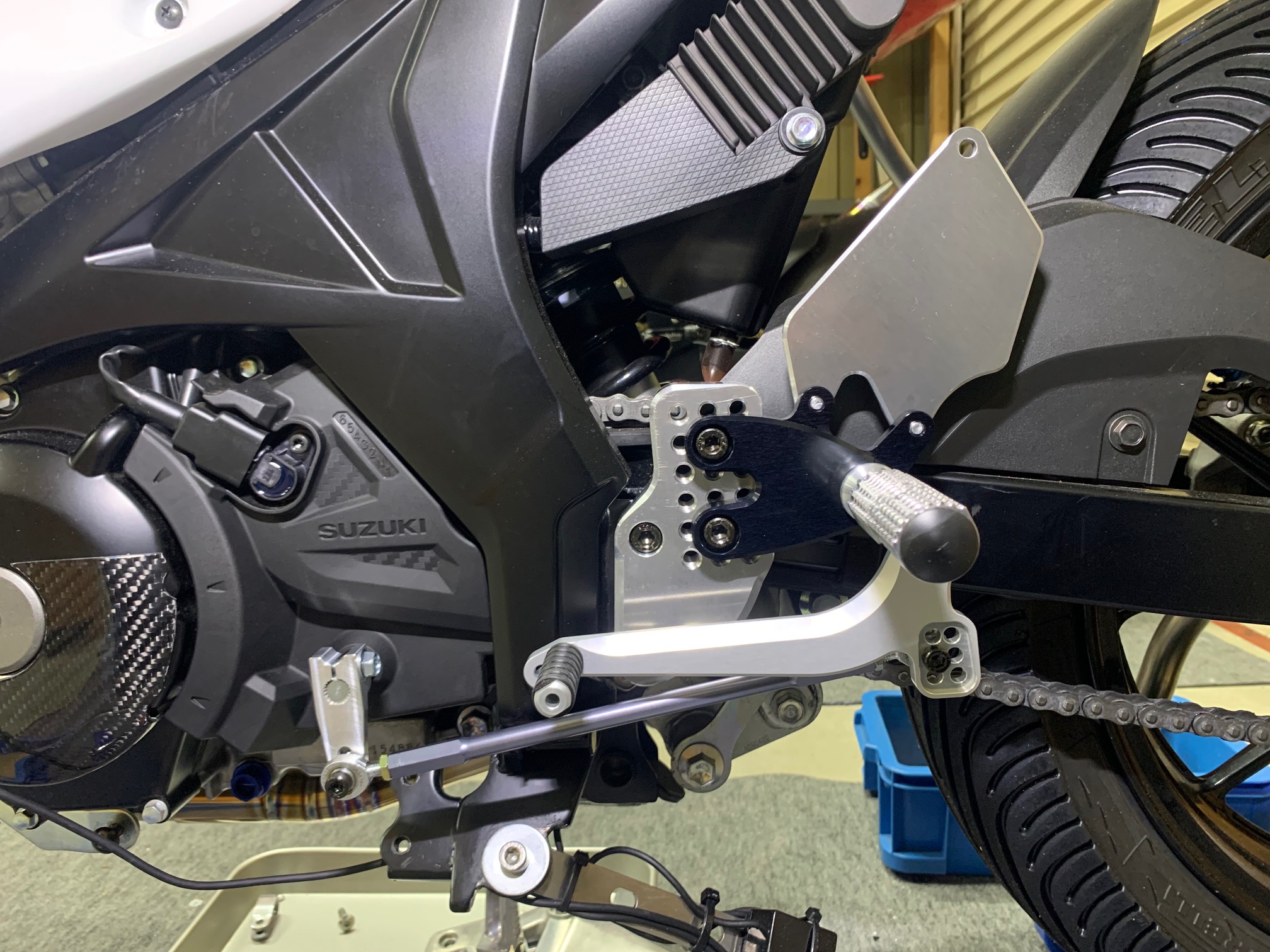 GSX-R125/150 17- レーシングバックステップ取り付け |