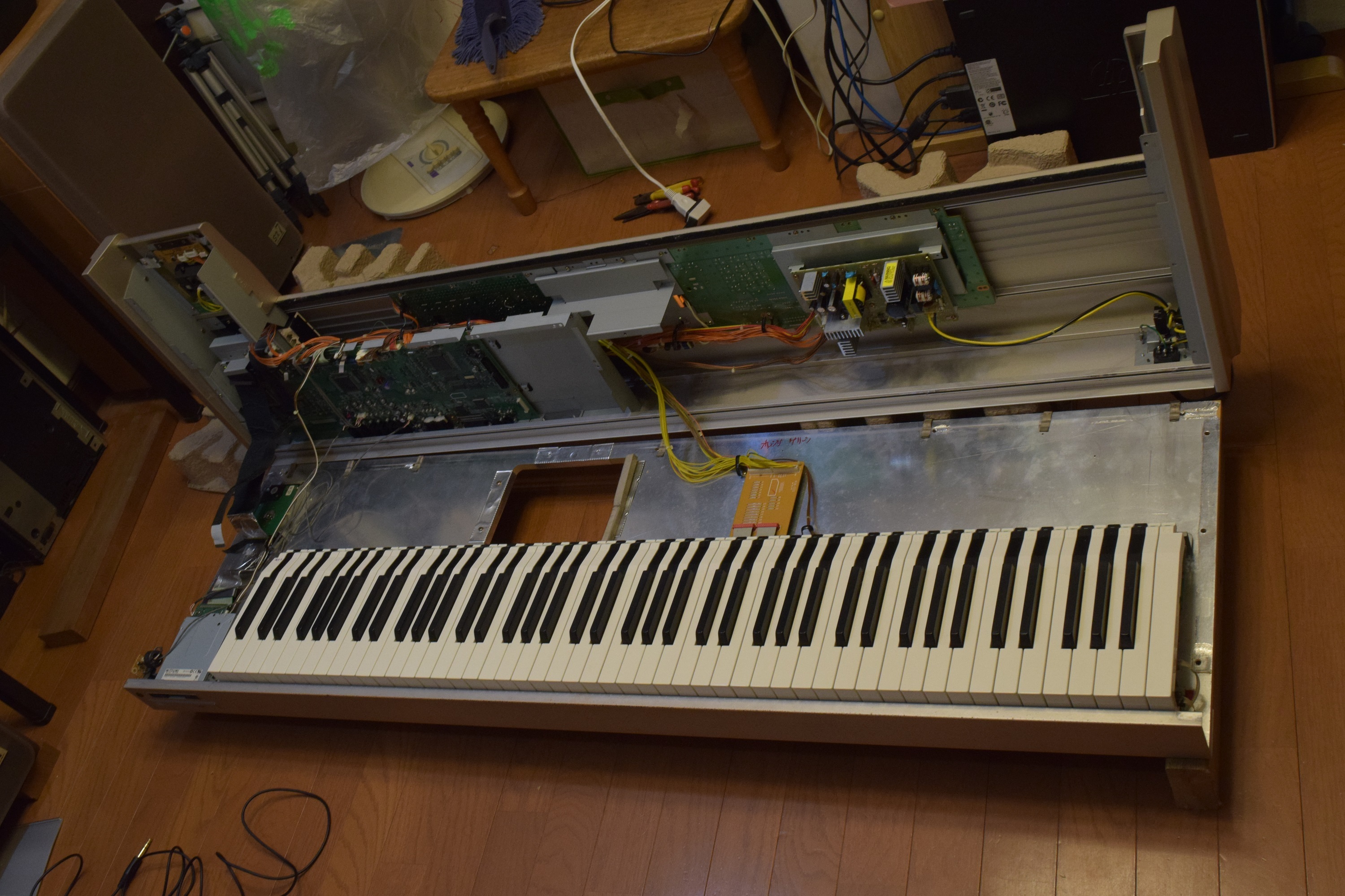 KORG TRITON Studioを修理する: 無節操になんか作る。