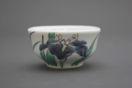 高橋紘 色絵磁器花菖蒲図酒盃 三和堂（東京・日本橋）｜青梅｜色絵｜酒盃