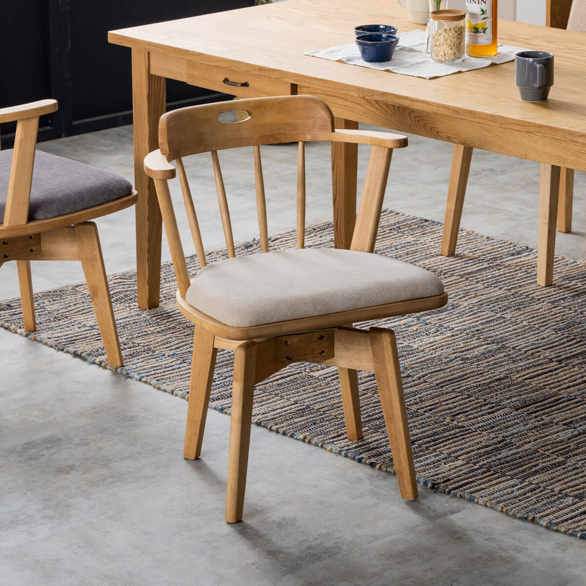 ローカーⅢ 回転ダイニングチェア