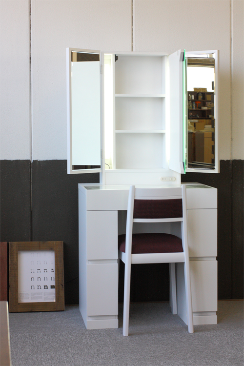 オーダードレッサー 蛍光灯型LEDのコンパクト半三面（製作21