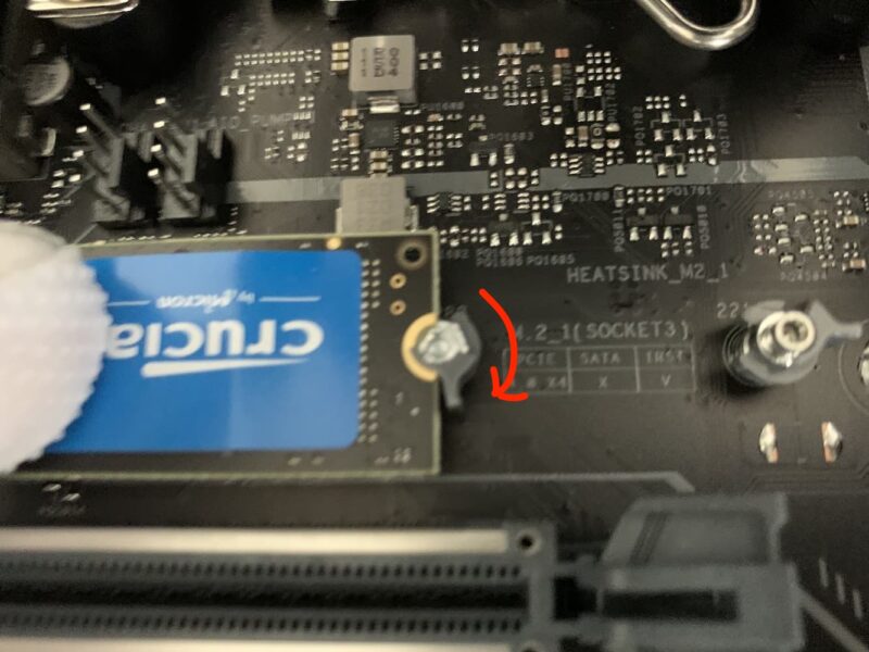 自作PC組み立て手順⑥】M.2 SSDをASUSのマザーボードに取り付ける
