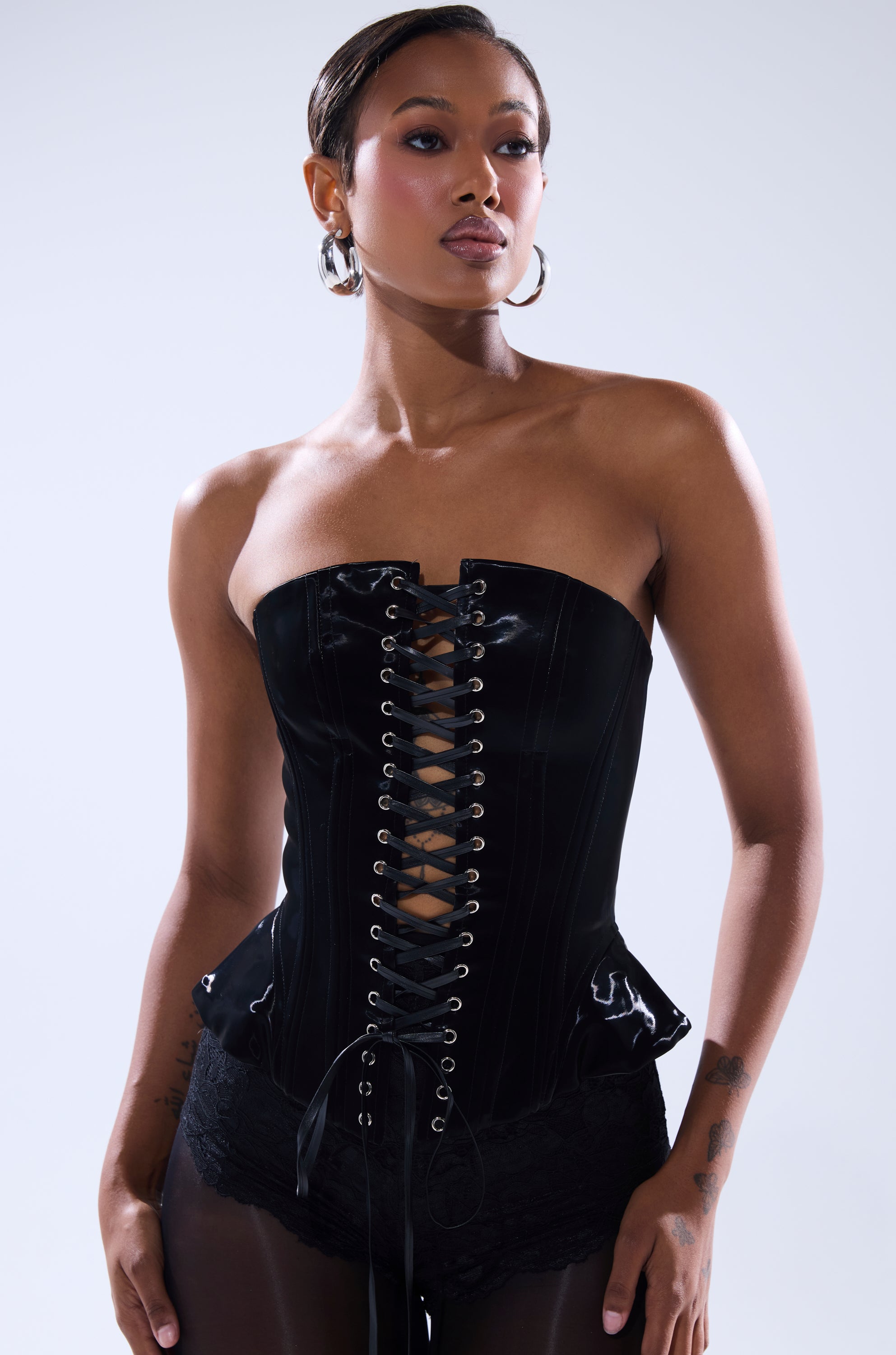 SMOOTH TRANSITION LACE UP CORSET – AKIRA