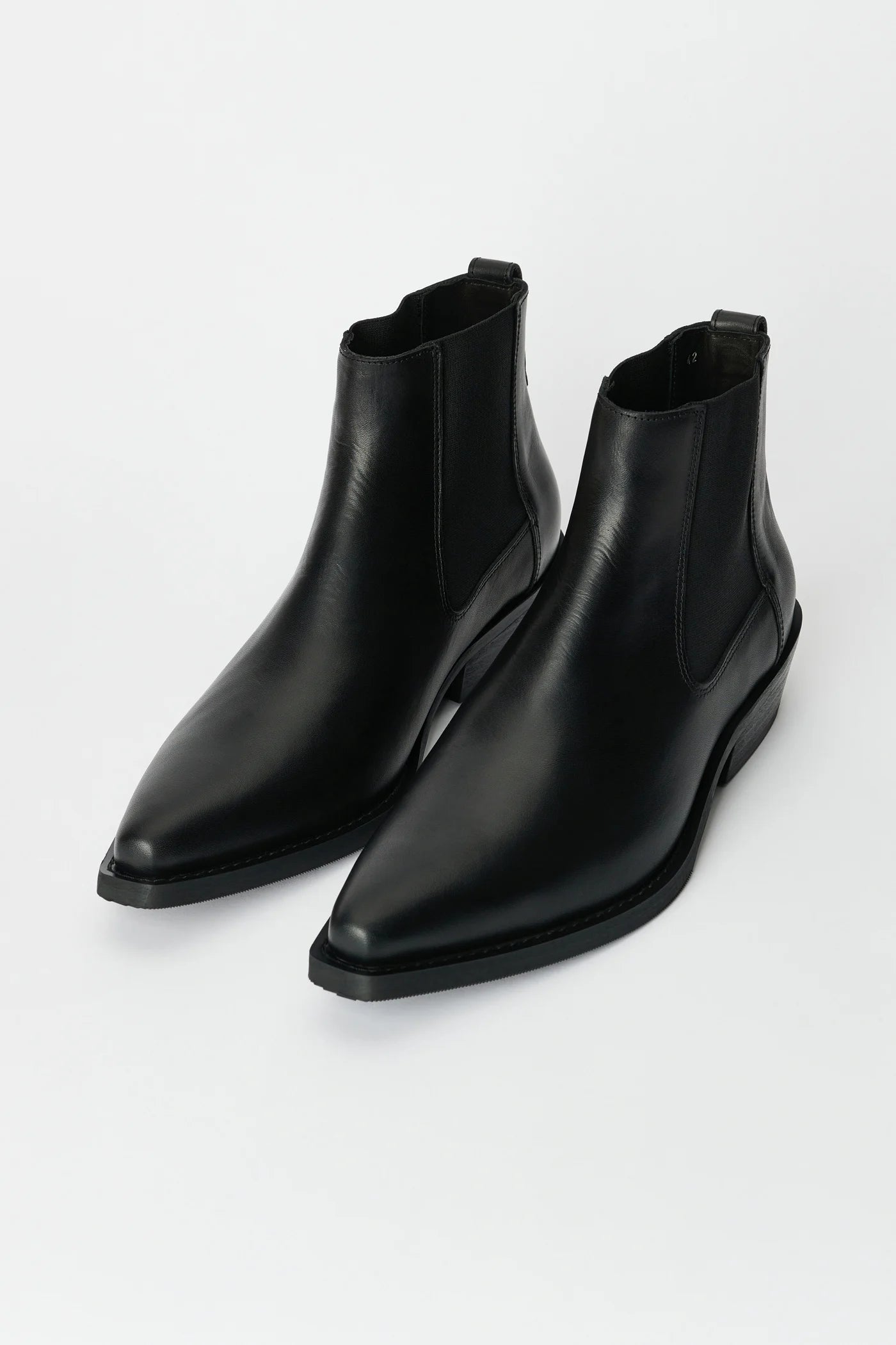 OUR LEGACY 「CYPHRE BOOT INFINITY BLACK LEATHER」 – SISTER