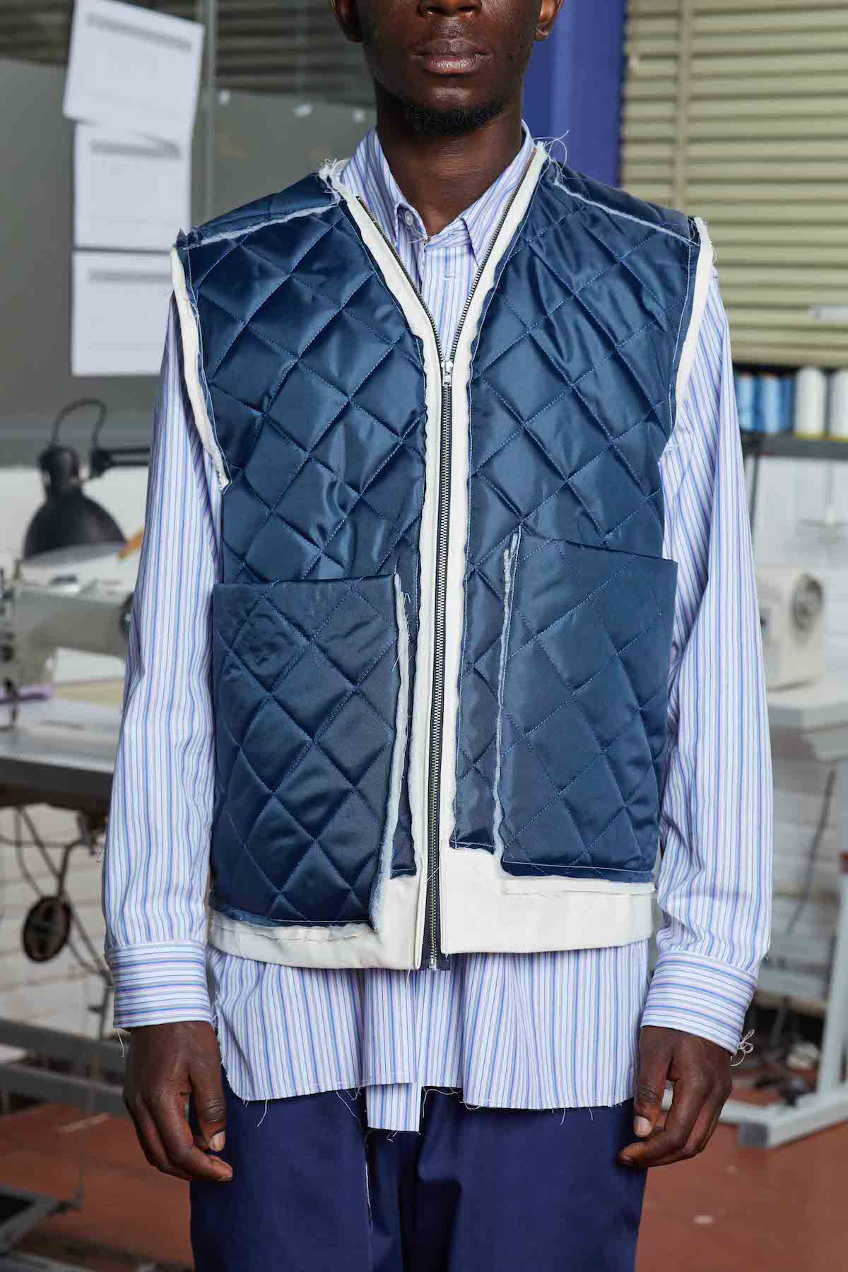 CAMIEL FORTGENS「17.05.04.01 RESEARCH ZIP VEST PADDED NYLON NAVY