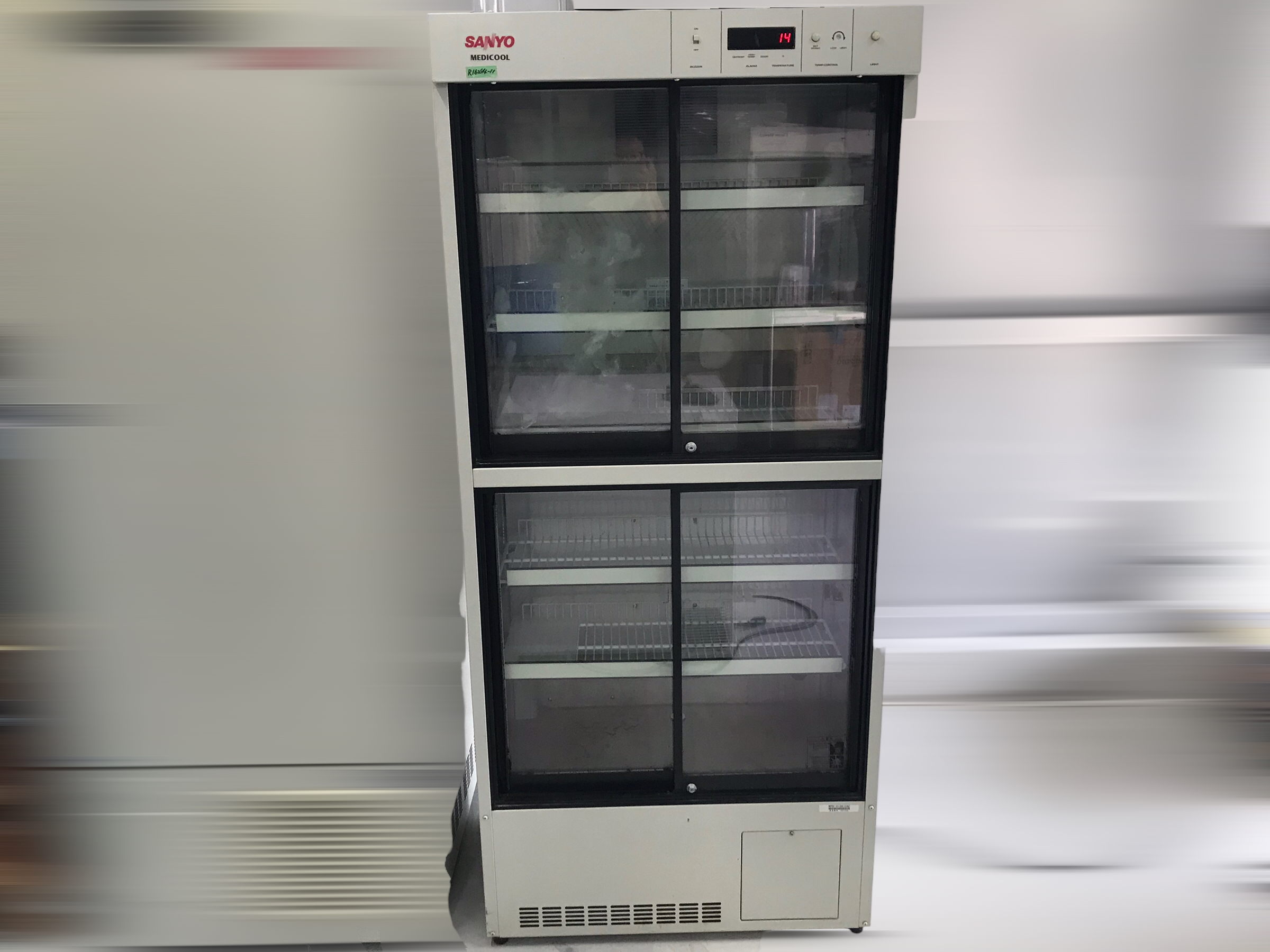 サンヨーSANYO(パナソニック)/MPR-312D/薬用冷蔵ショーケース | 中古機器