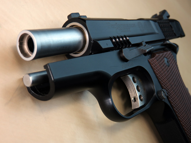 カッコイイぞ！【パフォーマンスセンター S&W M945】ガバメントの