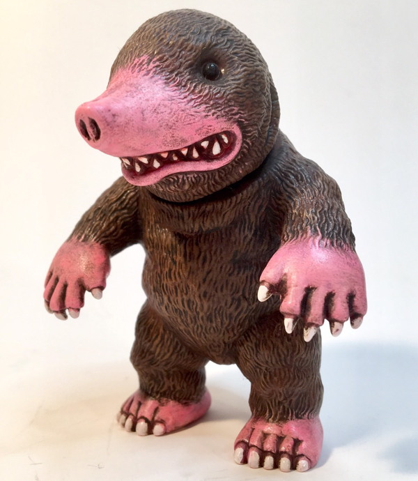 2017年7月30日の「WF2017夏」へ出店する怪獣芸術家ピコピコ氏から