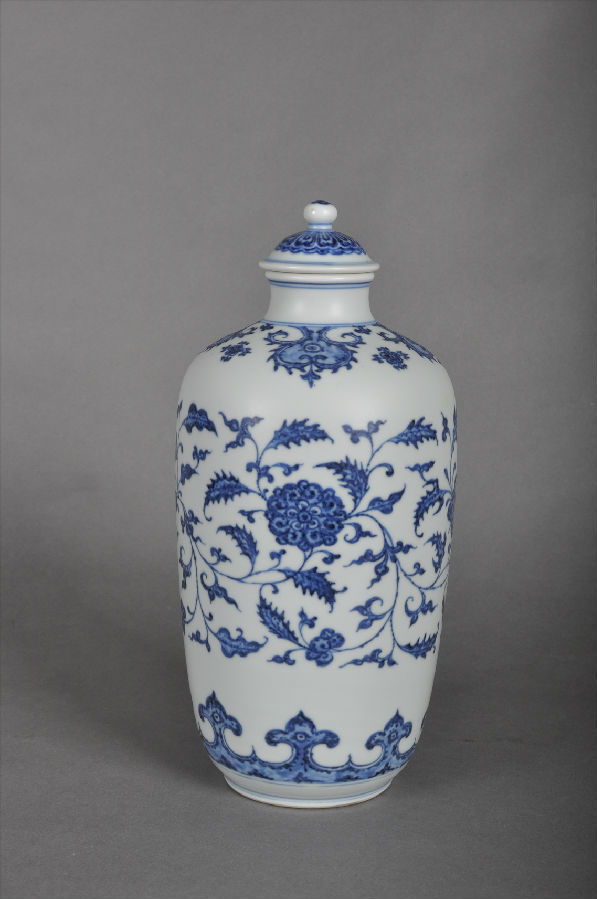 青花缠枝莲纹盖罐（清雍正）-景德镇中国陶瓷博物馆