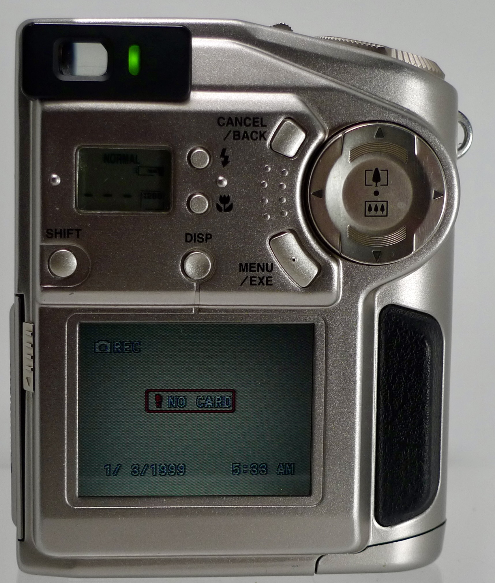 Vintage Digital: Leica Digilux Zoom - thegashaus