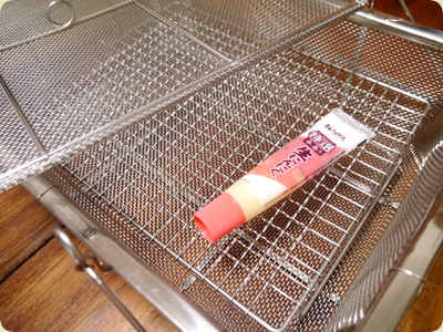 辻和金網の「ふたつき干しかご」 - 東京弁当生活。