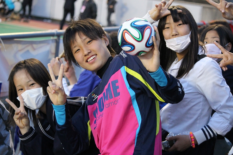 なでしこジャパン/楢本 光選手のサイン入りボール: フラミンゴ