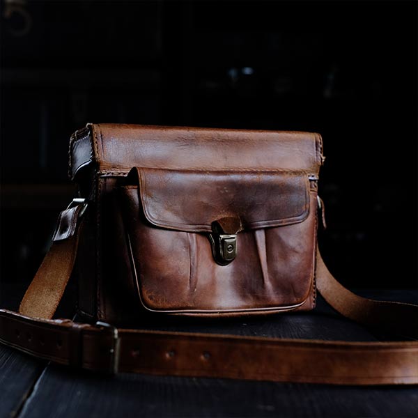 レザーのカメラバッグ – zakka store towi