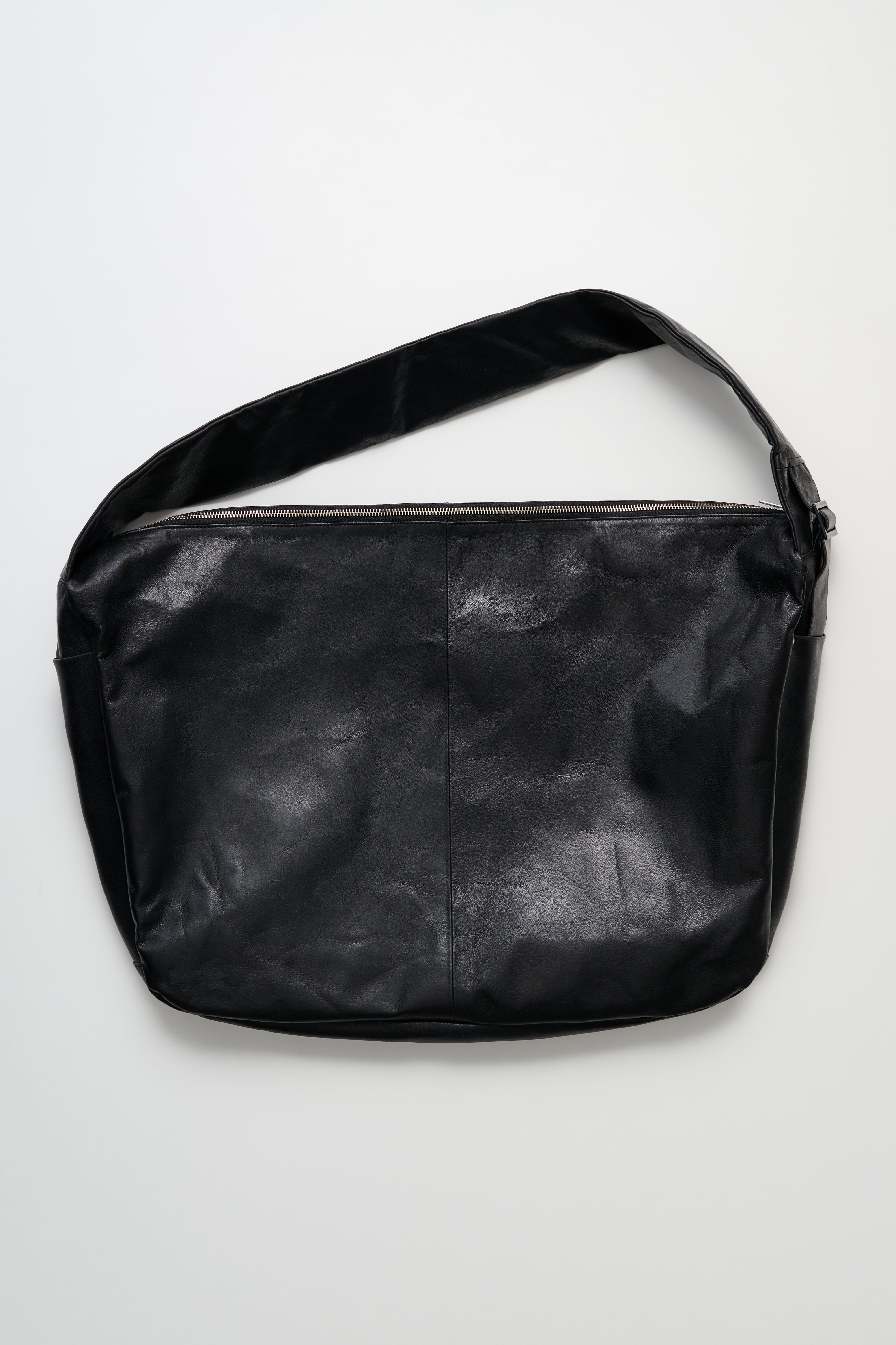 ssstein Shirring Handle Leather Shoulder Bag Black – Très Bien