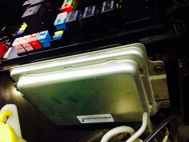 クライスラー300CのFCM（フロントコントロールモジュール） - UG