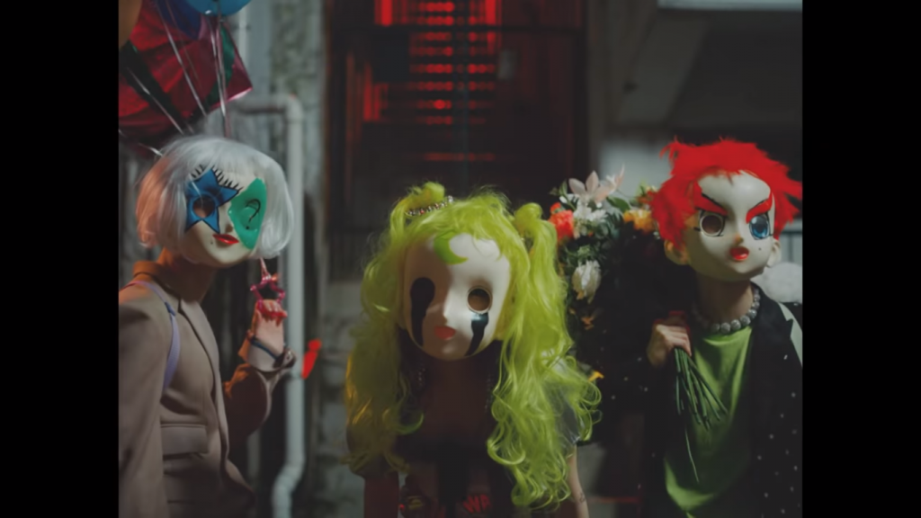 MV BREAKDOWN] TRIPLE H - Retro Future — UnitedKpop