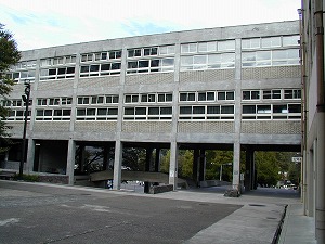 早稲田大学文学部校舎－村野藤吾