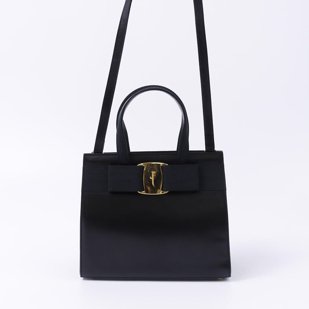 Ferragamo ヴァラ 2WAYバッグ 黒 Leather – VALTIQUE VINTAGE TOKYO
